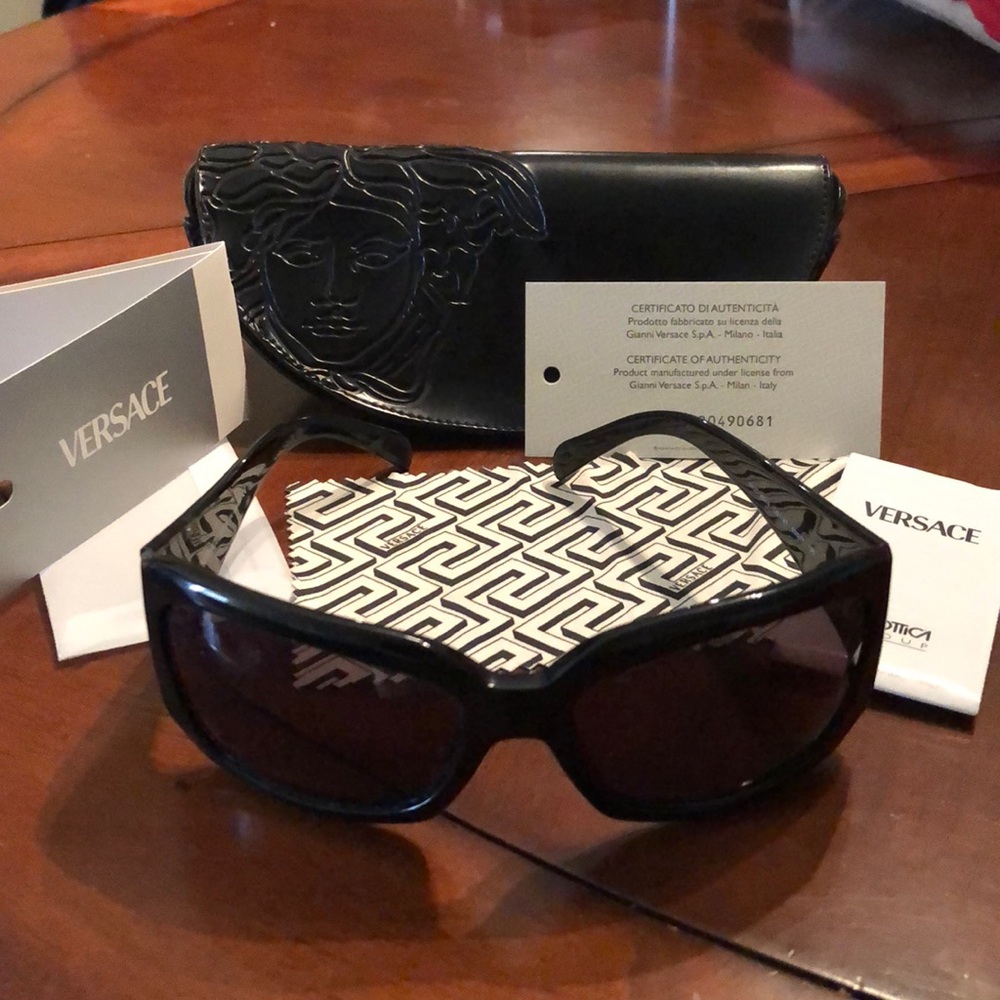 New authentic Versace Black Sunglasses
